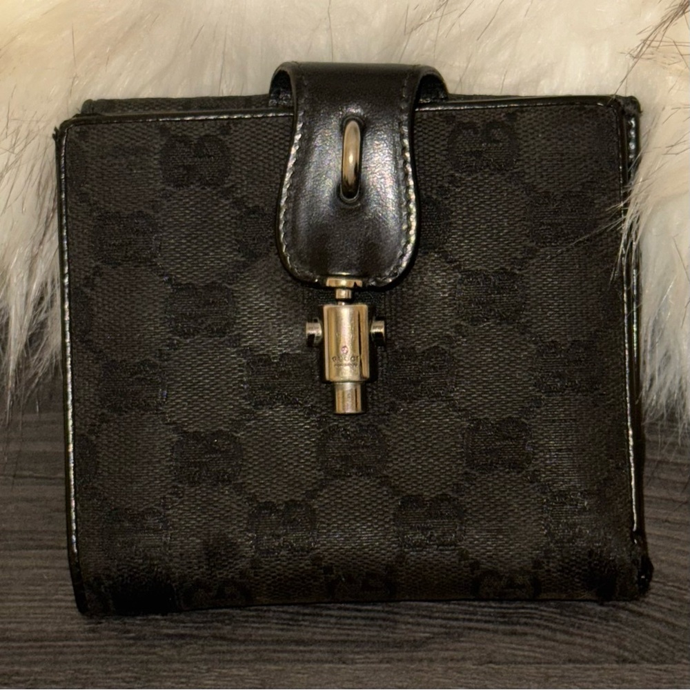 GUCCI | PRICE FIRM💲
BUNDLE Pre-Loved Black Tote + Matching Wallet 💕 - Picture 4 of 16